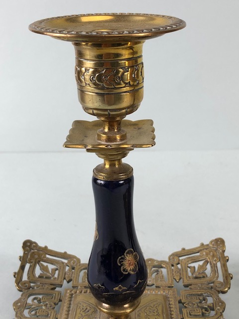 Oriental interest, Pair of 19th century Chinoiserie brass candlesticks of open fret work , cobalt - Image 7 of 10