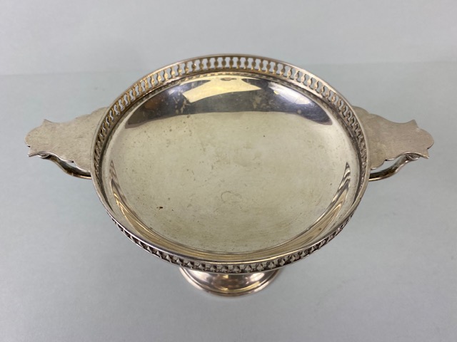 Silver sweet meat dish or Tazza with twin handles and pierced edges on a stepped pedestal base - Image 2 of 7