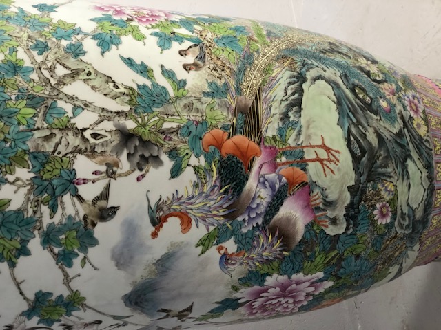Oriental Ceramics ,large and impressive Chinese Famille Rose Vase, unmarked and unglazed base, the - Image 6 of 8