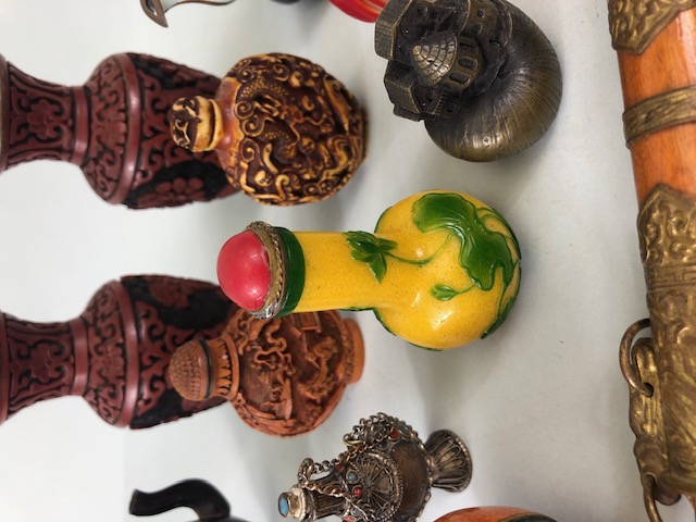 Collection of oriental collectables to include Chinese snuff bottles, decorated metal tea pots, - Image 10 of 10