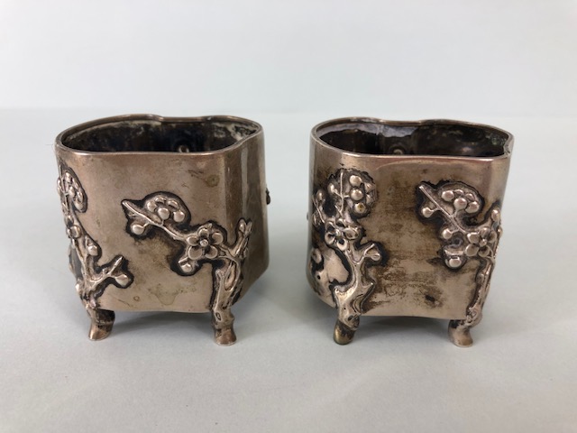 Pair of Chinese Export Silver metal wash pots of amoebic shape decorated with cherry blossom trees - Image 3 of 8