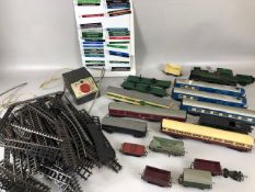 Model Railway, collection of Tri-ang railway items to include an engine, boogie wagons, coaches