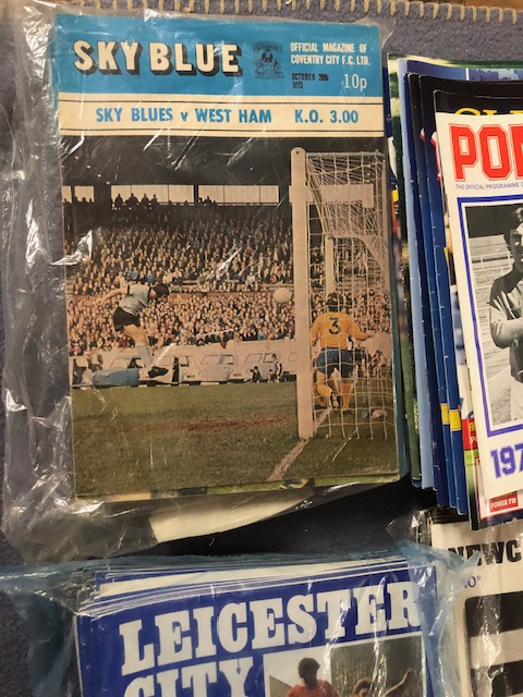 Football, sporting interest, very large quantity of vintage football programs and some fanzines from - Image 2 of 26