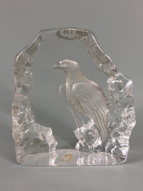 Scandinavian art glass intaglio in clear glass of an Eagle with Royal Krona Sweden label, and a - Image 9 of 10