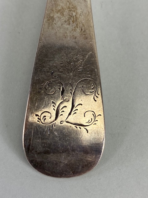 Six large Georgian Silver serving spoons each with engraved initials total weight approx 382g - Image 2 of 6