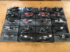 Collection of possibly Deagostini model motorcycles, on plastic plinths (A/F)