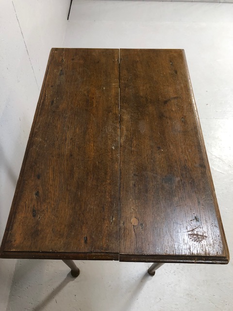 Antique furniture, early 19th century oak side or occasional table, plain top with bevelled edge - Image 3 of 3