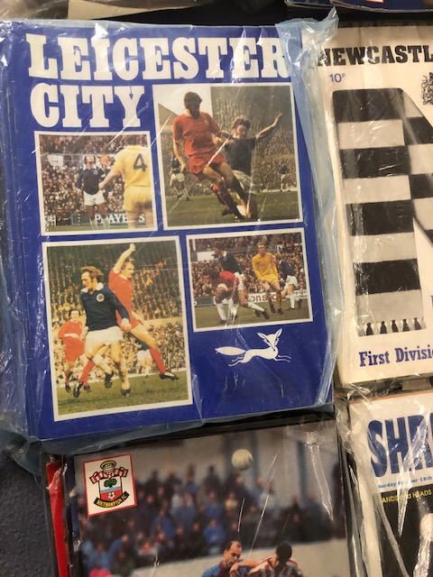 Football, sporting interest, very large quantity of vintage football programs and some fanzines from - Image 3 of 26