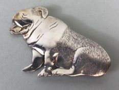 Contemporary modern jewellery: A Hallmarked silver Brooch depicting a seated bulldog approx 45mm