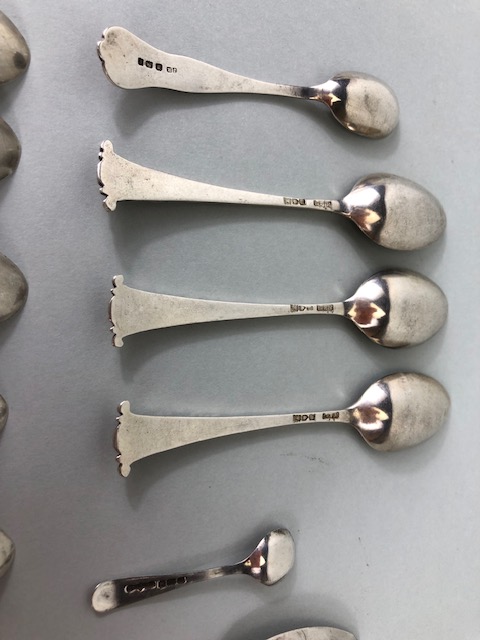 Silver Hallmarked spoons to include apostle, fancy and salt, 13 items approximately 131.3g - Image 9 of 9