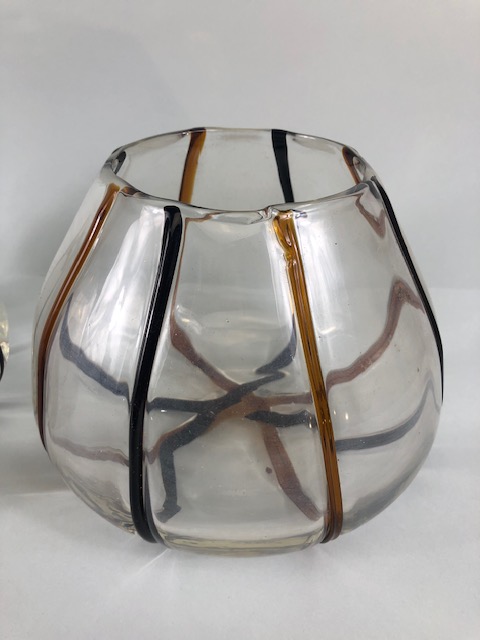 Art Glass, pair of 20th Century hand blown Tulip head vases or bowls with ground bases both - Image 2 of 9