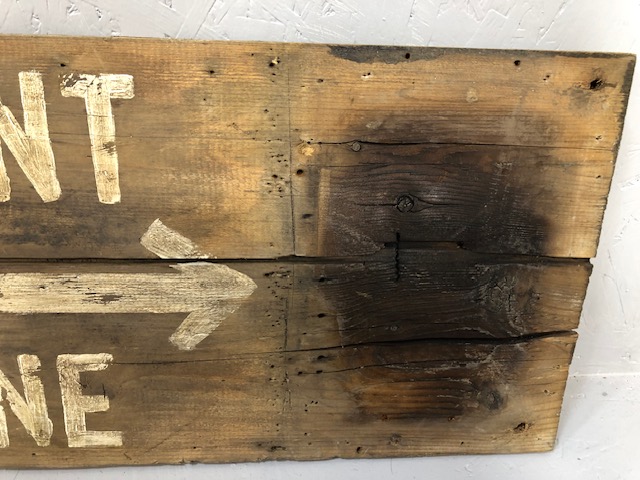Militaria interest, WW1 British trench Sign hand painted on planks FRONT LINE with arrow, board - Image 3 of 5