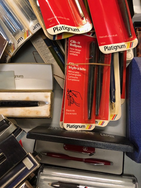 Vintage pens, large quantity of vintage 1980s, Platignum, ball point pens, Fountain pens and pencils - Image 15 of 21