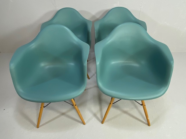 Vitra Eames plastic armchairs, design Charles and Ray Eames, set of four with outsplayed wooden - Image 15 of 17