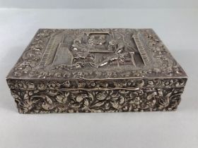 Edwardian 1904 Silver hallmarked velvet lined box, with hinged lid and repousse design, depicting