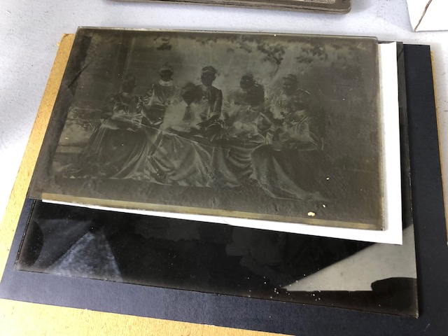Antique photographic interest, Underwood and Underwood of New York stereoscopic 1901, viewer and a - Image 5 of 26