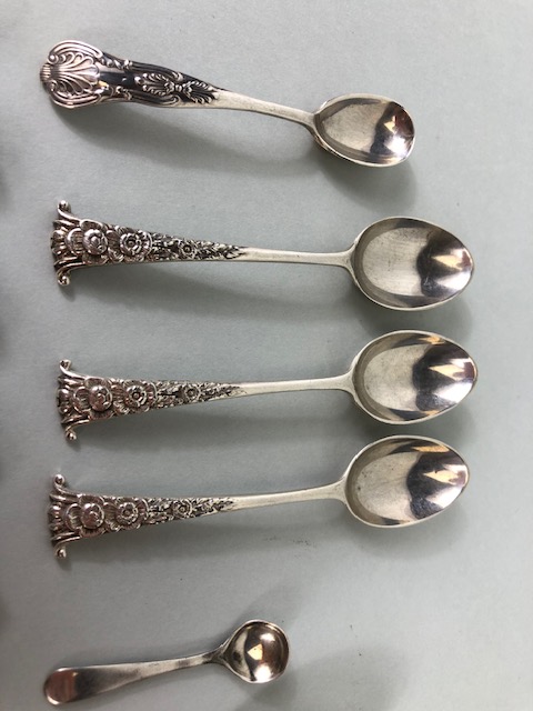 Silver Hallmarked spoons to include apostle, fancy and salt, 13 items approximately 131.3g - Image 5 of 9