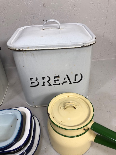 Kitchenalia, quantity of vintage white enamel kitchen items to include 2 bread pins qty of dishes - Image 6 of 6