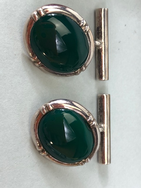 Collection of silver jewellery to include a pair of green stone set cuff links , a cat pendant and - Image 5 of 7