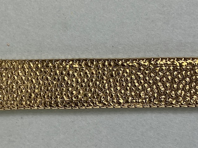 9ct gold vintage 1960s ladies OMEGA wrist watch on 9ct gold bark finish bracelet total length - Image 9 of 14