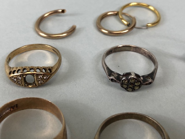 Scrap 9ct gold, selection of ring settings and earrings approximately 32.1g plus one 9.25 silver and - Image 4 of 5