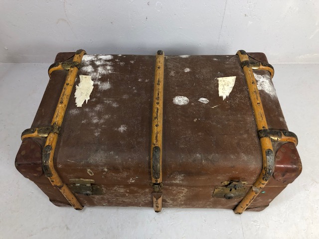 Antique wooden hoop bound travel or cabin trunk approximately 77x 48 x 38cm - Image 2 of 7