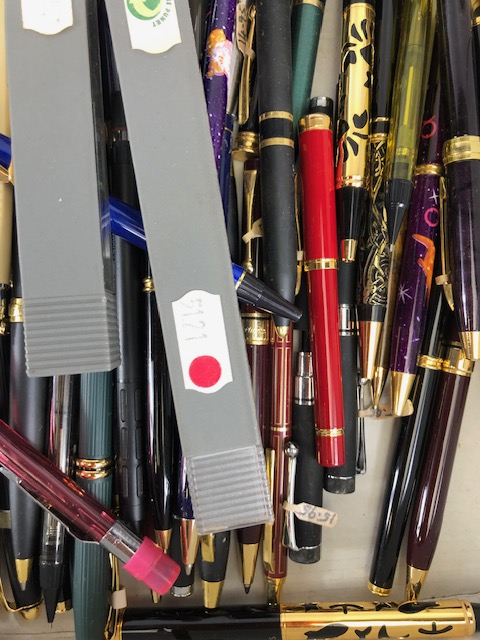 Vintage Pens, large quantity of quality ball point pens fountain pens and propelling pencils, the - Image 8 of 10