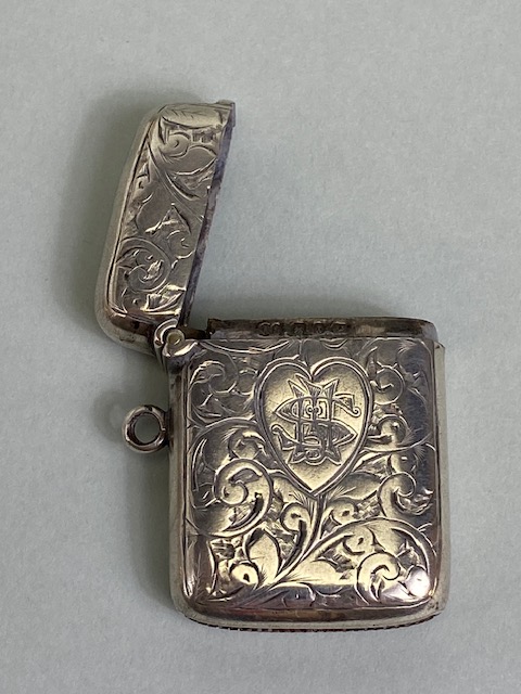 Antique silver English hall marked tot flask approximately 73.3g and a silver hallmarked vesta - Image 8 of 9