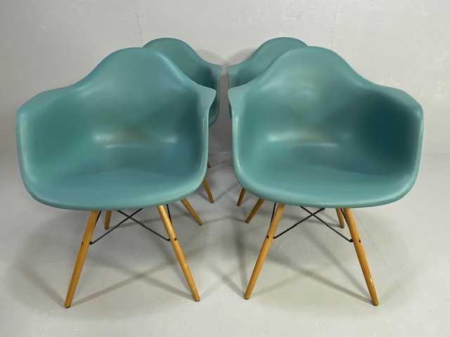 Vitra Eames plastic armchairs, design Charles and Ray Eames, set of four with outsplayed wooden - Image 14 of 17