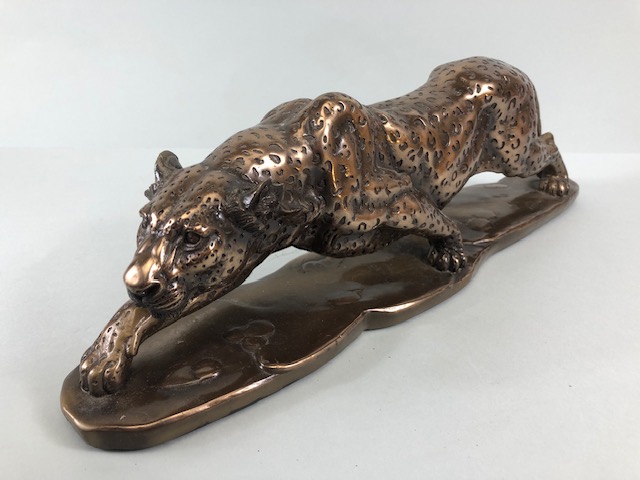 Cold Cast Bronze Big Cats: two leopards (one with damage to tail ) and a tiger, by Regency Fine arts - Image 6 of 7