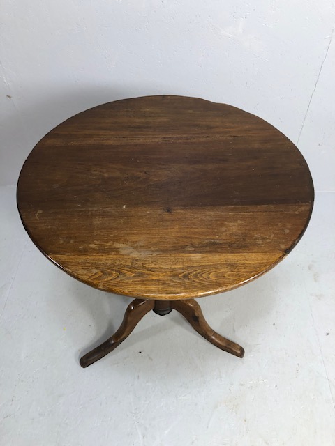 Antique furniture, 19th century tilt top tea table on tripod legs approximately 67cm across - Image 2 of 4