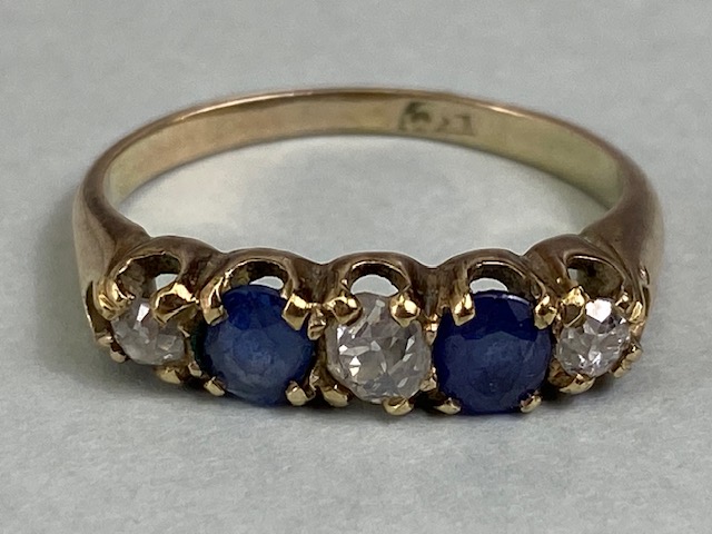 9ct yellow gold five stone ring set with two Sapphires and three diamonds in a liner setting - Image 5 of 5