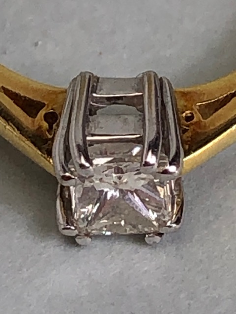 18ct yellow gold hallmarked, cushion cut solitaire diamond ring approximately size M, 3.18g total - Image 4 of 5