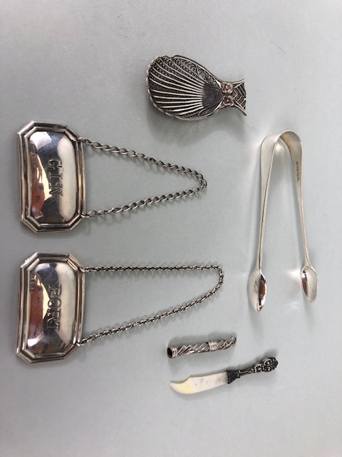 Silver,collection of silver hallmarked items being sugar tongs decanter labels, pencil, letter