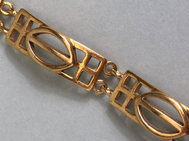 9ct Gold Bracelet with open work rectangular panels approx 19cm in length and 15.9g - Image 6 of 8