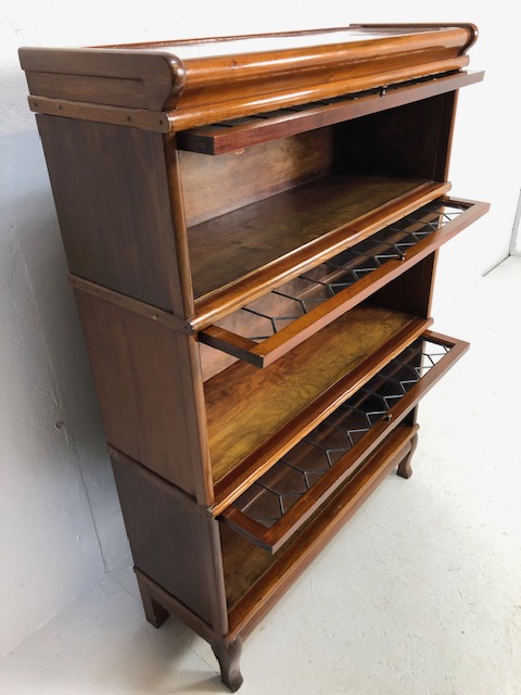 Three section Globe Wernicke bookcase with leaded glazed panel doors approx 87 x 31 x 125cm - Image 9 of 9