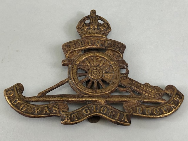 Militaria brooches and badges to include early 20th century RAF Sweetheart wings brooch and Royal - Image 10 of 17