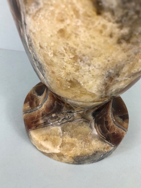Decorator interest, large Italian Onyx vase of burnt umber colour with crystalline structural - Image 6 of 6