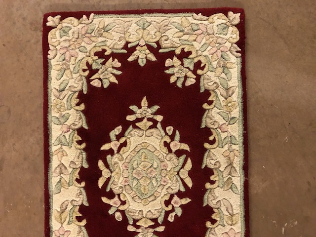Chinese wool rug, sculpted hall runner without fringe bearing typical designs of flowers against a - Image 3 of 6