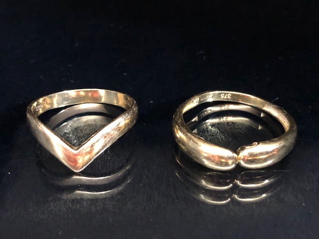 Two yellow gold 9ct rings one of wish bone style (size 'O' & 'Q') total weight approx 3.9g