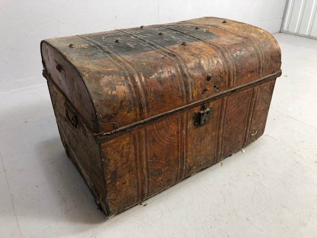 Vintage metal trunk - Image 4 of 5