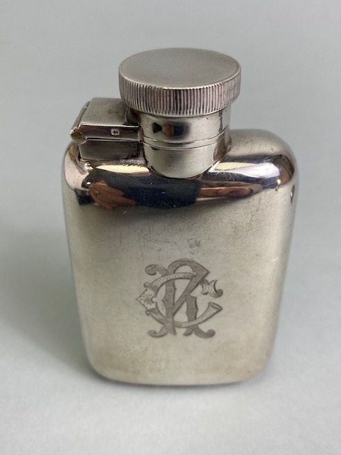 Antique silver English hall marked tot flask approximately 73.3g and a silver hallmarked vesta - Image 3 of 9