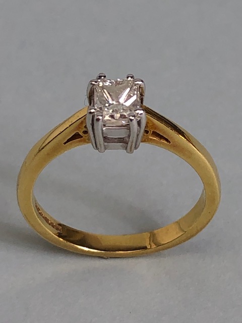18ct yellow gold hallmarked, cushion cut solitaire diamond ring approximately size M, 3.18g total - Image 2 of 5