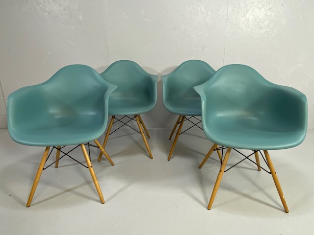 Vitra Eames plastic armchairs, design Charles and Ray Eames, set of four with outsplayed wooden - Image 16 of 17