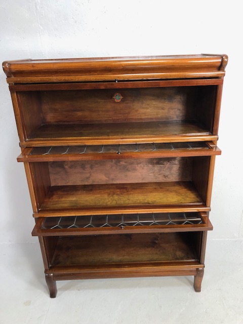 Three section Globe Wernicke bookcase with leaded glazed panel doors approx 87 x 31 x 125cm - Image 8 of 9