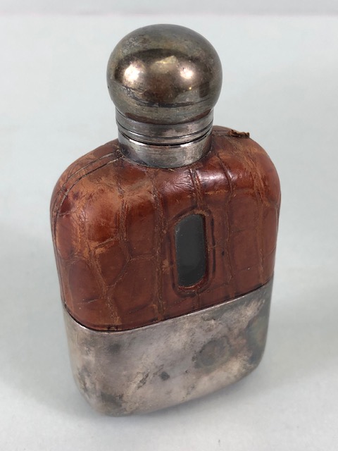 Sporing interest, early 20th century leather cased set of spirit flasks and a small tot flask - Image 6 of 8