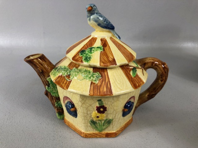 Vintage China, collection of collectable items to include Sylvac Pixi vase, Pool jug, Honiton, - Image 18 of 20