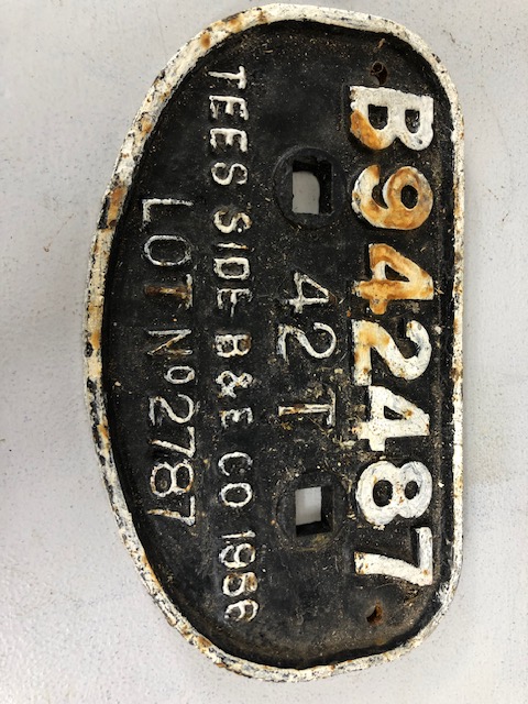 Railway Interest. Two cast Iron Railway plaques, LMS 1953 Standard D462TONS register, 1956 B942487 - Image 3 of 6