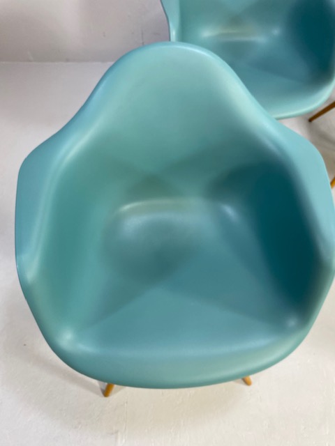 Vitra Eames plastic armchairs, design Charles and Ray Eames, set of four with outsplayed wooden - Image 6 of 17