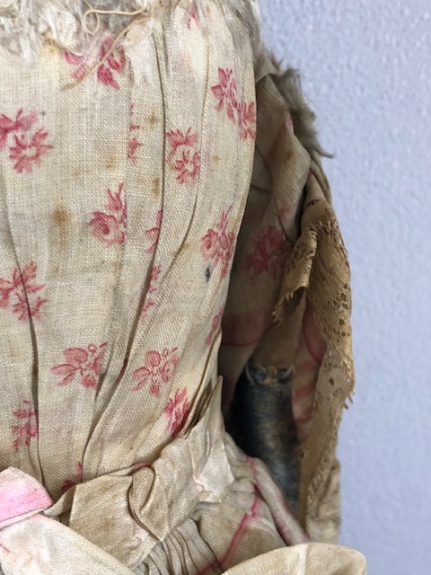 Antique doll, early 19th Century wood and cloth bodied doll with painted gesso face, silk clothes - Image 6 of 27